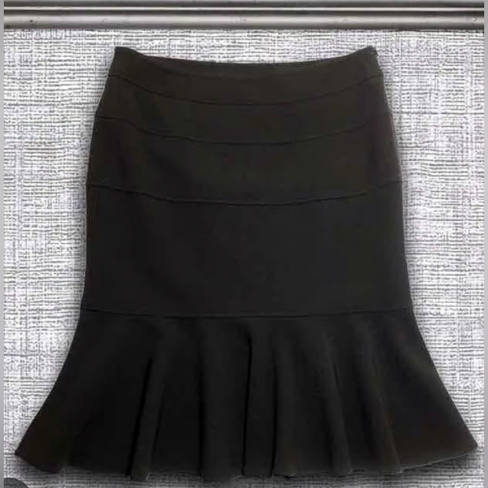 Giorgio Armani Elegant Black Pencil Skirt